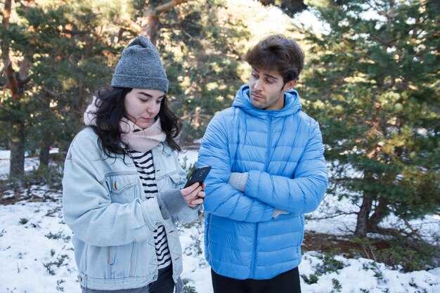 Use Short, Specific Prompts to Elicit a Quick Reply