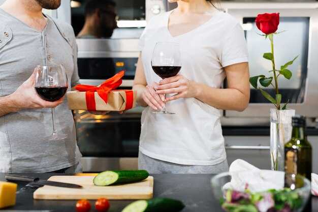 56 Dating Red Flags That Should Send You Running — Arrives Late, Pours Your Wine, Eats Onions