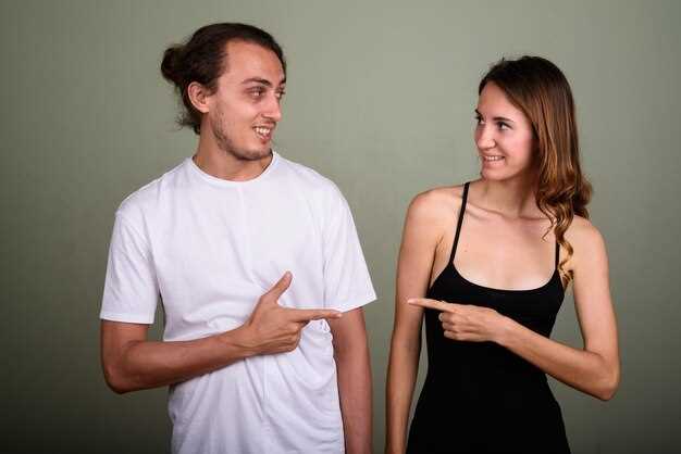 5 Πρακτικά Σήματα Ότι Ενδιαφέρονται Πριν Φλερτάρεις