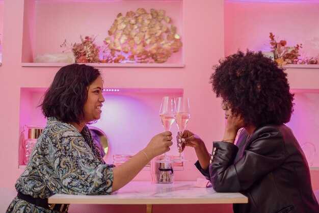 Feminine Dating Tips – How to Be More Feminine in a Relationship