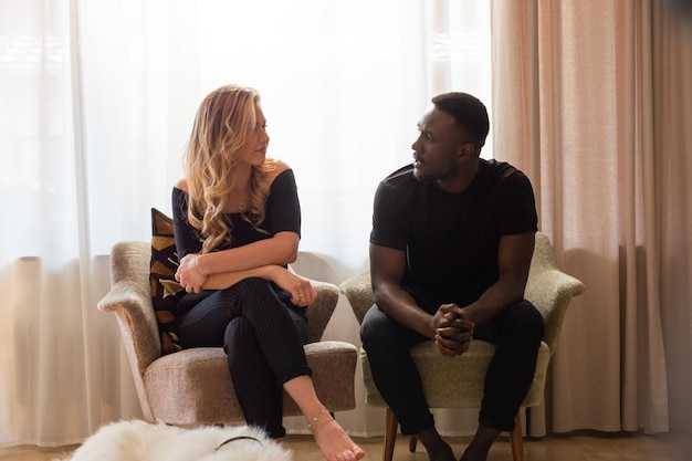 How to Be More Confident in a Relationship – 7 Tips From a Therapist