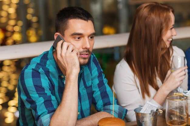 How to Handle Awkward Silence on Dates – Practical Conversation Tips
