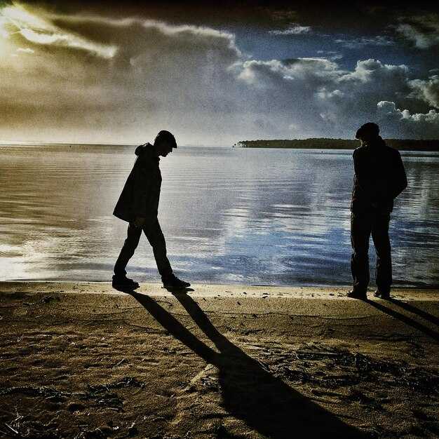 How to Know When a Relationship Is Over – and How to Move Forwards Once It Ends