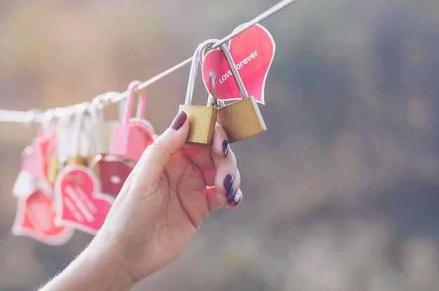 Love Bombing, Manipulation, Dependence, and Control – Red Flags