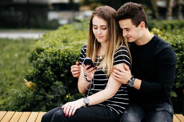 Practical guide to modern dating etiquette, boundaries, and app use