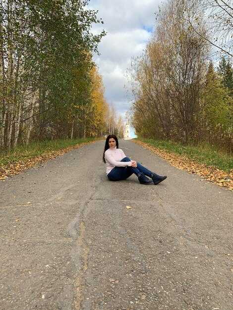 Loneliness and Distance: How Avoidant Attachment Feels