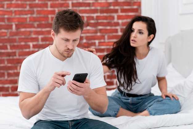 Observable signs that may indicate dating-app use